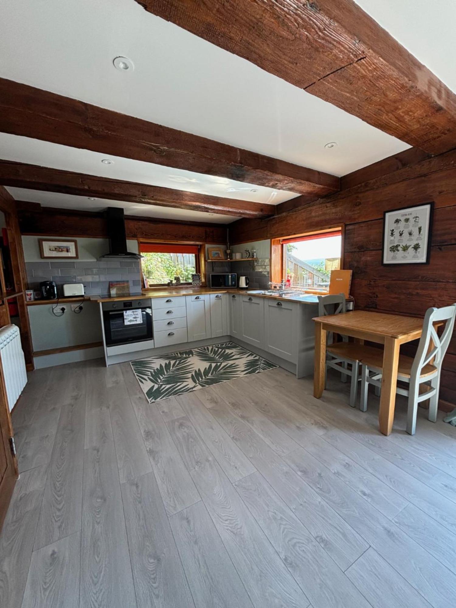 포트로즈 Cosy Coastal Hideaway With Incredible Sea Views 아파트 외부 사진